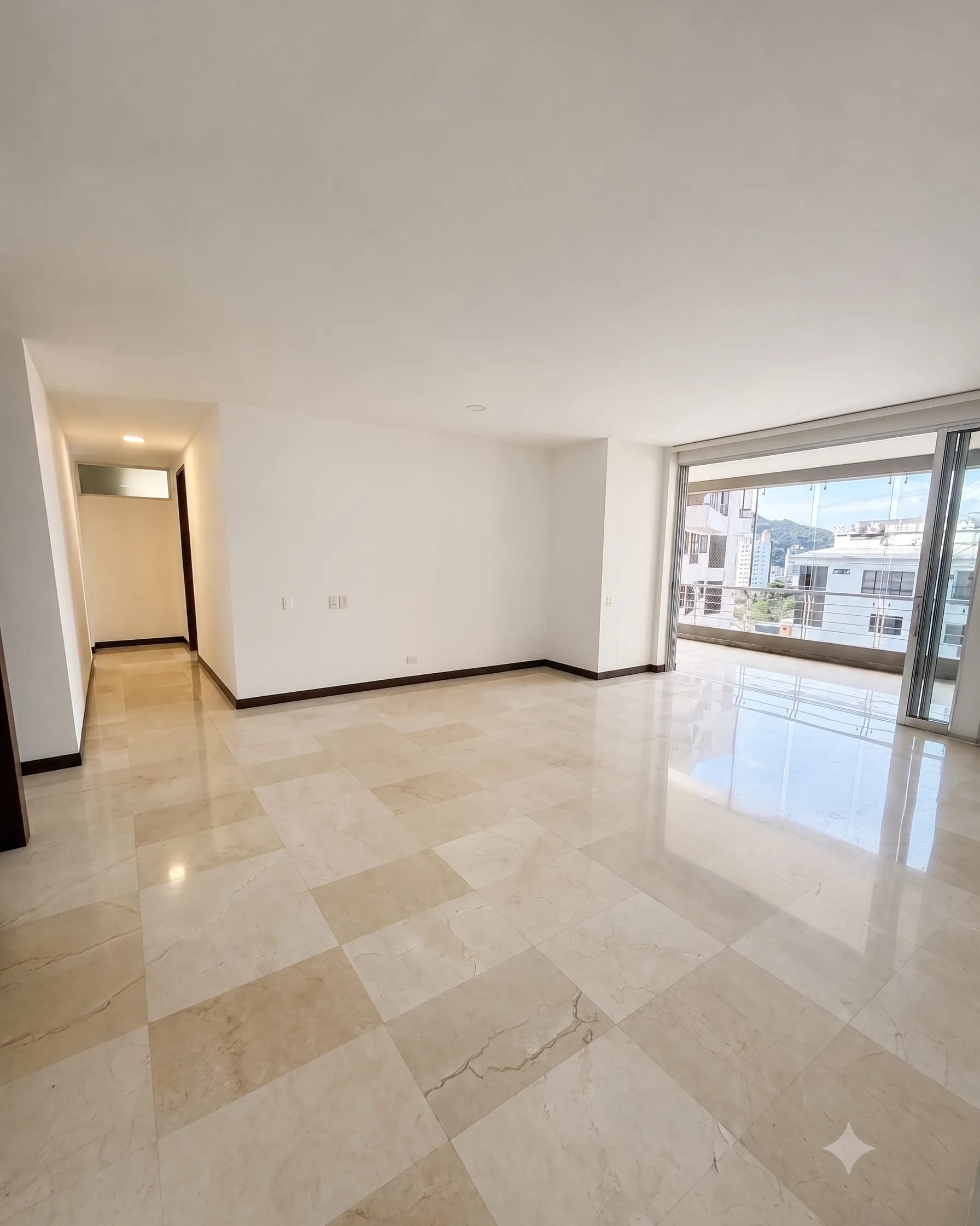 Sala con el ventanal